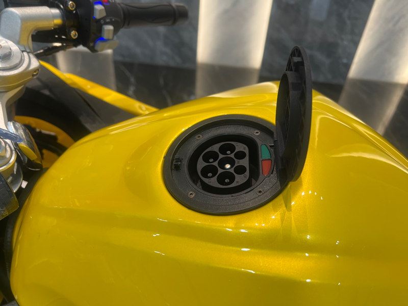 Электромотоцикл R6 1